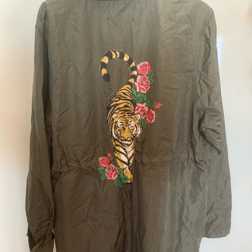 NWT LIGHTWEIGHT MAC JACKET / RAINCOAT
